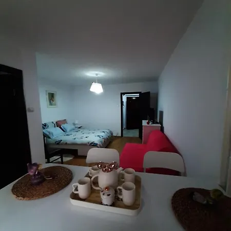 Helen Apartament * Bükreş