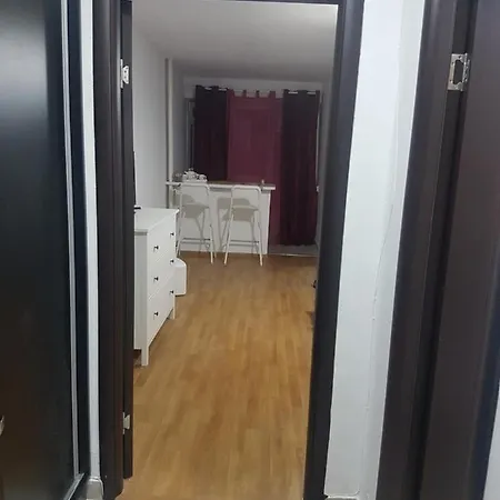 Helen Apartament * Bükreş