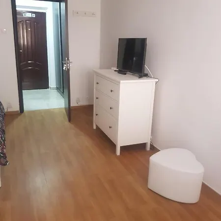 Helen Apartament * Bükreş