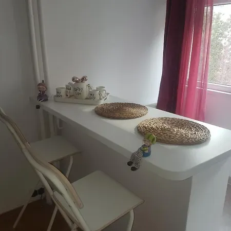 Helen Apartament Bükreş